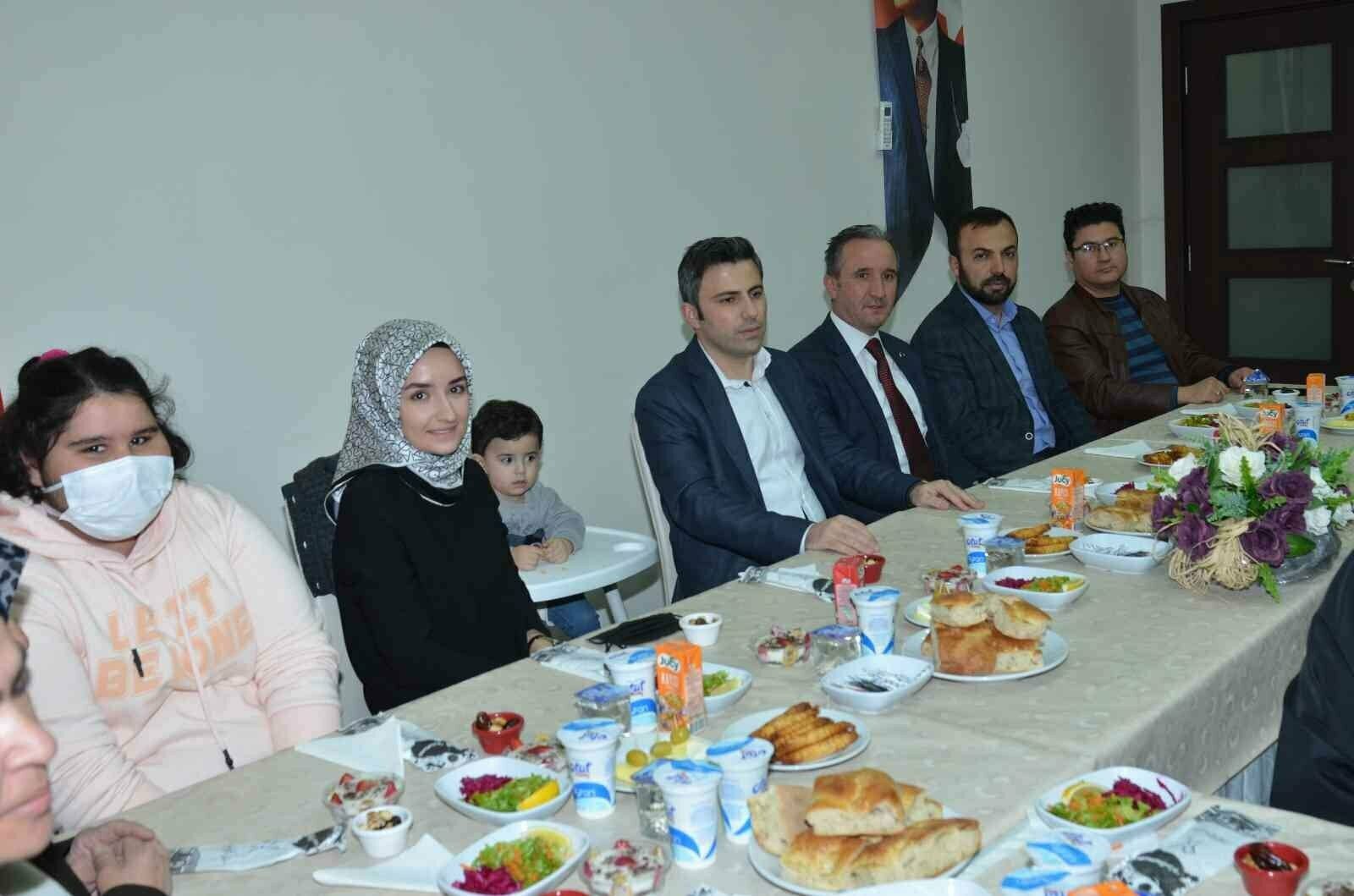 Kaymakam Bütün;