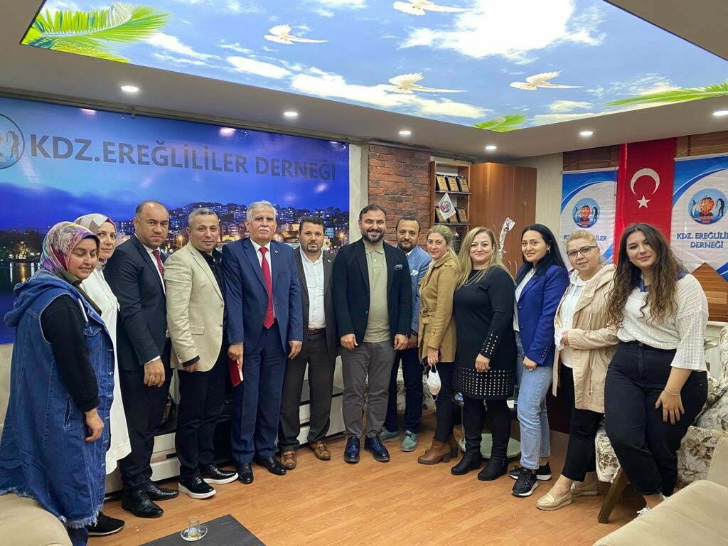 İş insanlarından 13 başarılı öğrenciye iş garantisi