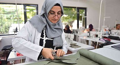 Bu kursta kadınlar hem öğreniyor hem üretiyor