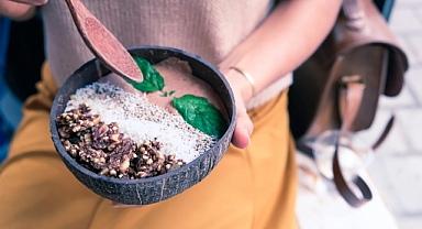 Canınız cevizli güllaç mı istedi? 9 Aşamada Cevizli Güllaç Nasıl Yapılır? İncecik Yaprakların Arasında Bir Osmanlı Lezzeti