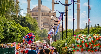 Adana ilçeleri kaç tane var? Adana'nın en büyük ilçesi neresidir? Adana'nın kaç ilçesi var 2024? Adana kaç tane köy var?