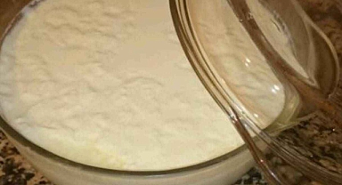 Evde bıçakla kesilen yoğurt mayalamanın püf noktaları