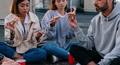 İngiltere'de Bedava, ücretsiz ve Ucuz Yemek: Nerede ve Nasıl Bulunur?