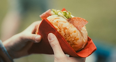 İzmir'de Bedava ve Ucuz Yemek: Nerede ve Nasıl Bulunur?