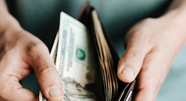 Euro, Dolar, Gram altın, Sterlin, Çeyrek Altın, Bist 100, Bist 50 ve diğer tüm döviz kurları güncel fiyatları belli oldu.  