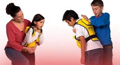 öğrencisinin hayatını Heimlich manevrası ile kurtardı! Heimlich manevrası nedir?