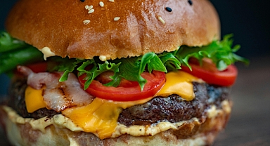 Bunu yedi öldü! ünlü hamburger zincirinde dağıtım durdu