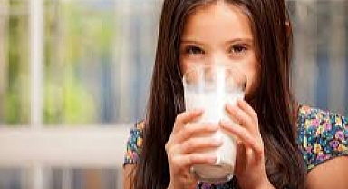 Her gün bir bardak süt içersem ne olur? 1 günde en fazla ne kadar süt içilir? Her akşam süt içersem ne olur?