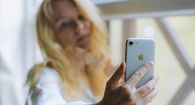 Android ve iPhone kullanıcıları çağrı bekleterek başkasını aynı anda nasıl arayabilirsiniz?