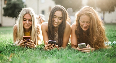 Apple Sosyal Uygulamaları Sonlandırdı mı?