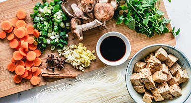 Soya Fasulyesi ve Tofu — Sağlık Etkisi ve Besin Karşılaştırması
