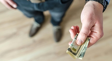 Yolda bulduğu 20 dolar ona milyonluk servetin kapılarını açtı
