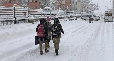 Kar Yağışı ve Soğuk Hava Nedeniyle Bazı İllerde Okullar Tatil Edildi