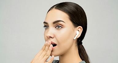 Apple ve AirPods kulaklığı olanlar yaşadı! Kulaklıklara çeviri özelliği ekleniyor