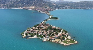 Eğirdir Gölü Alarm Veriyor: Kapatılan Düdenlere Rağmen Yeni Düden Oluştu!