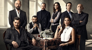 **Eşref Rüya Dizisi Fırtına Gibi Başladı | Çağatay Ulusoy ve Demet Özdemir’e Yorum Yağdı**
