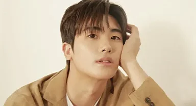 **Güney Koreli Oyuncu Park Hyung | Kim Soo Hyun'u Geride Bıraktı!**