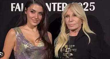 Hande Erçel ve Donatella Versace Milan Moda Haftası'nda Buluştu
