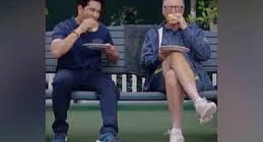**İZLE | Masters Vada Pav'ı Keyifle Yiyin: Bill Gates ve Sachin Tendulkar, Hindistan'ın Efsanevi Atıştırmalığı Üzerinden Bağ Kuruyor**