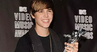 Justin Bieber'ın Yükseliş ve İniş Dolu Kariyeri: Film Gibi Keşfedilme Hikayesi ve Özel Hayatı