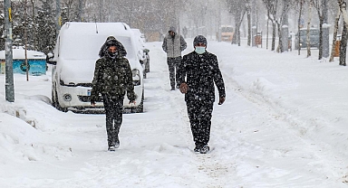 Meteoroloji, Türkiye Genelinde Kar Yağışı Tahminlerini Açıkladı: İşte Detaylar