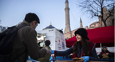 Oruç Baba Türbesi'nde Ramazan'ın İlk İftarı: Sirke ve Dualarla Geleneksel Buluşma
