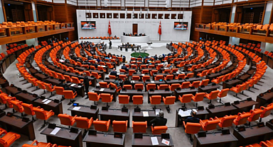 Vatandaşlardan TBMM'ye İlginç Öneriler Yağdı: Karekod Yasaklansın, Sokak Düğünleri Son Bulsun!