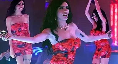 Dilber dansıyla bir dönem fırtınalar yaratan Hazal Ergüçlü öyle bir rekor kırdı ki::
