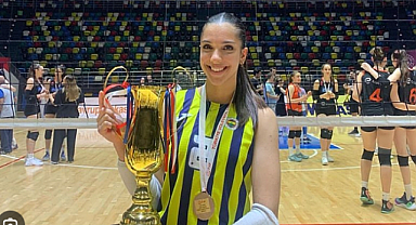 Fenerbahçe, Altyapı Gururu Milli Libero Helin Kayıkçı ile A Takım Sözleşmesi İmzaladı! Geleceğin Yıldızı A Takımda!