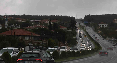 Ramazan Bayramı Tatili Dönüşü Muğla'da Trafik Çilesi: Yağmur ve Yoğunluk Birleşince Yollar Tıkandı!