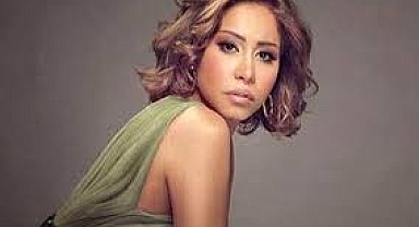 Sherine Abdülvahab: Gönülleri Fethetti! Şarkılarıyla, Sunuculuğuyla ve Sözleriyle Hayran Bırakıyor