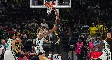 Fenerbahçe Beko’da Gecenin Yıldızı Devon Hall Oldu! MVP Performansıyla Panathinaikos’u Yıktı