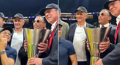 Nusret Yine Sahada! Fenerbahçe Beko'nun EuroLeague Şampiyonluk Kupasını Ali Koç'la Kaldırdı, Sosyal Medya Yıkıldı!
