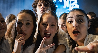 Shakespeare’e Yeni Nesil Yorum: Spiritua, Grand Pera Emek Sahnesi’nde Prömiyer Yapıyor!