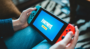SON DAKİKA: Fortnite, Yıllar Sonra ABD App Store'a Resmen Geri Döndü! Epic Games ve Apple Savaşında Tarihi Karar