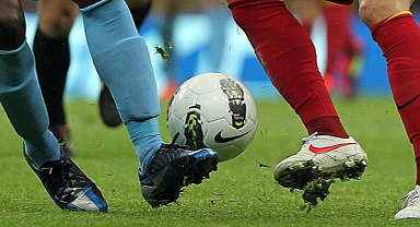 Süper Lig'de Dev Derbi Ne Zaman? Trabzonspor-Galatasaray Maçı Saat Kaçta ve Hangi Kanalda Yayınlanacak?