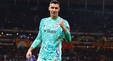 Berke Özer Kimdir? Kaç Yaşında, Nereli, Hangi Takımda Oynuyor? Genç Kalecinin Kariyeri ve Öne Çıkan Başarıları