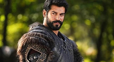 Burak Özçivit'in Yeni Otomobili Dudak Uçuklattı: Porsche GT3 İle İstanbul Yollarında!