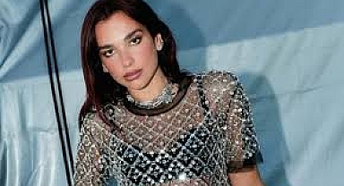 Dua Lipa'nın Güzellik Sırrı Nedir? 7 Günlük Uygulama ile Cilt Nasıl Nemlenir?