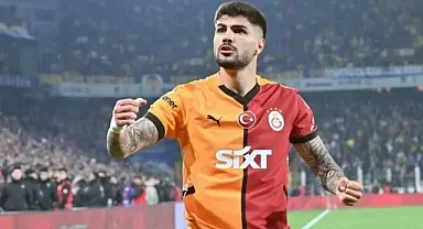 Eren Elmalı Kimdir? Galatasaray’ın Sol Bekinde Parlayan Yıldız Kaç Yaşında, Nereli, Hangi Takımlarda Oynadı?