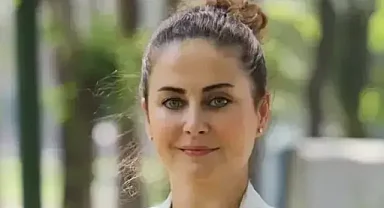 Esra Akkaya Kimdir? Ünlü Oyuncu Esra Akkaya Karavan Tatilinde: 5 Yıldızlı Lüks Yerine Doğa!