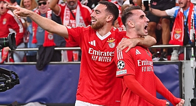 FIFA Dünya Kulüpler Kupası Heyecanı Dorukta: Benfica-Bayern Münih Maçı Canlı İzle! Orkun Kökçü ve Kerem Aktürkoğlu Sahada mı?
