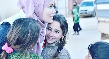 Gamze Özçelik Kimdir? Yardımseverliğiyle Gönülleri Fetheden Eski Oyuncu Hakkında Merak Edilenler