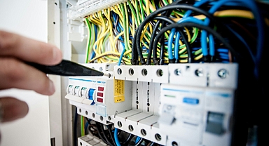 Kaç volttan itibaren elektrik çarpması öldürücü olur? Bilirkişi raporu sonrası voltaj tartışması gündemde
