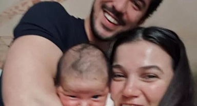 Pınar Deniz ve Kaan Yıldırım Çifti Oğullarının Yüzünü İlk Kez Gösterdi