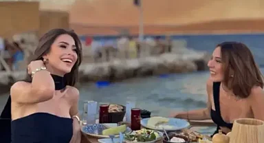 “Alevlerin Önünde ‘Gün Batımı’ Pozu! Sosyal Medyada Tepki Çığ Gibi”