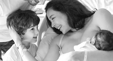 Azra Akın Yıllar Sonra Ortaya Çıktı: İkizini mi Doğurdu?
