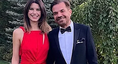 Beren Saat ve Kenan Doğulu'dan 11. Yıl Kutlaması: Aşkları Bodrum Gün Batımında Yeniden Mi Parladı?