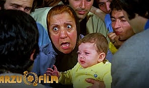 Hababam Sınıfı'ndaki Ferit'in Bebeği Kimdi? Mavi Gözlü Bebek Gerçek Hayatta Kimdi?