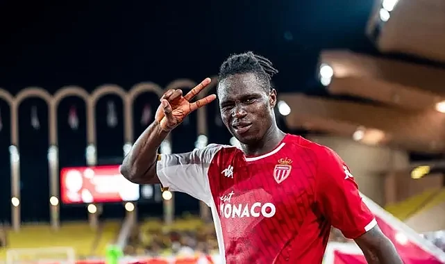 Uçakta! Sağ çizgideki hız ve enerji fidişi sahilinden Avrupa'ya uzanan başarı öyküsü Wilfried Singo